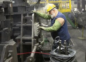 Employee making Mechanical Steel Tubing at Bull Moose Tube